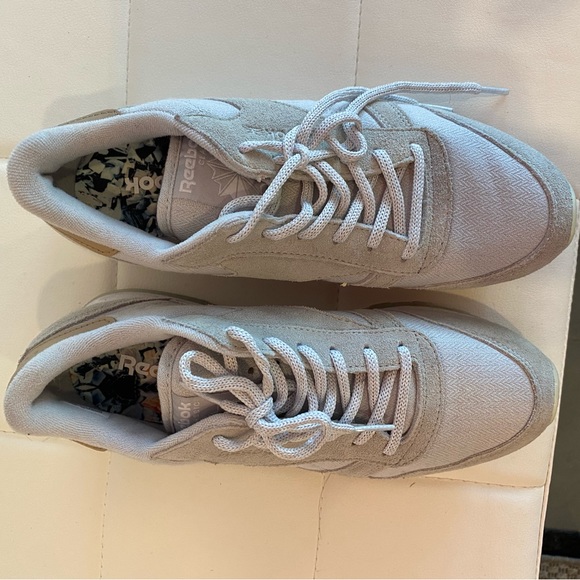 Reebok Classic Running Shoe - Picture 2 of 3